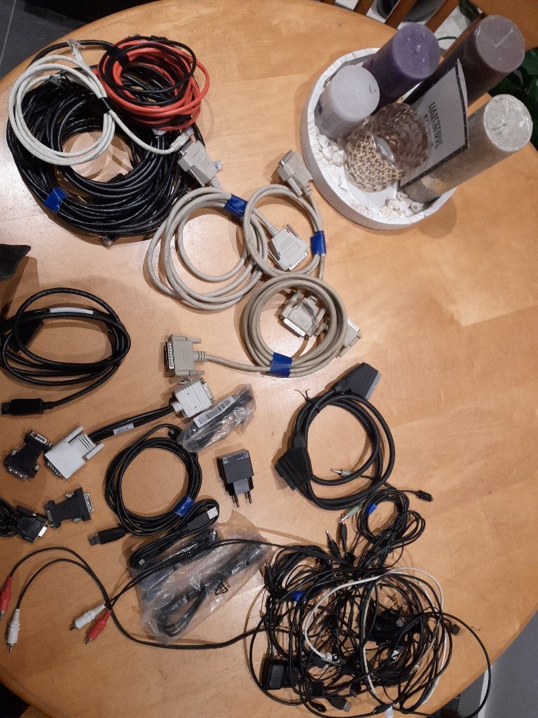 Te koop: partij computer kabels VGA displayport DVI etc, Ophalen of Verzenden, Zo goed als nieuw