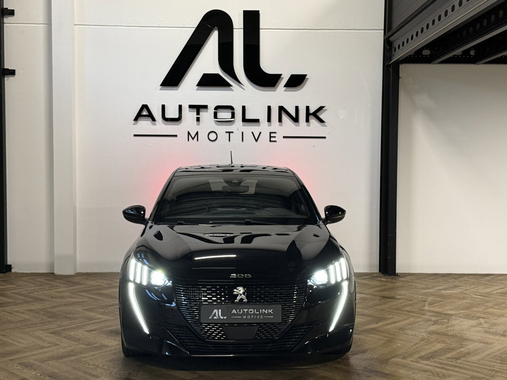 Peugeot 208 1.2 GT 130PK PANO KEYLESS VOL, Gebruikt, Zwart, 1199 cc, 1133 kg