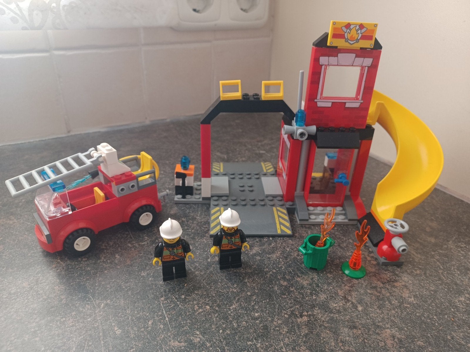 Lego juniors 10671 brandalarm, Compleet, Overige thema's, Lego, Ophalen of Verzenden