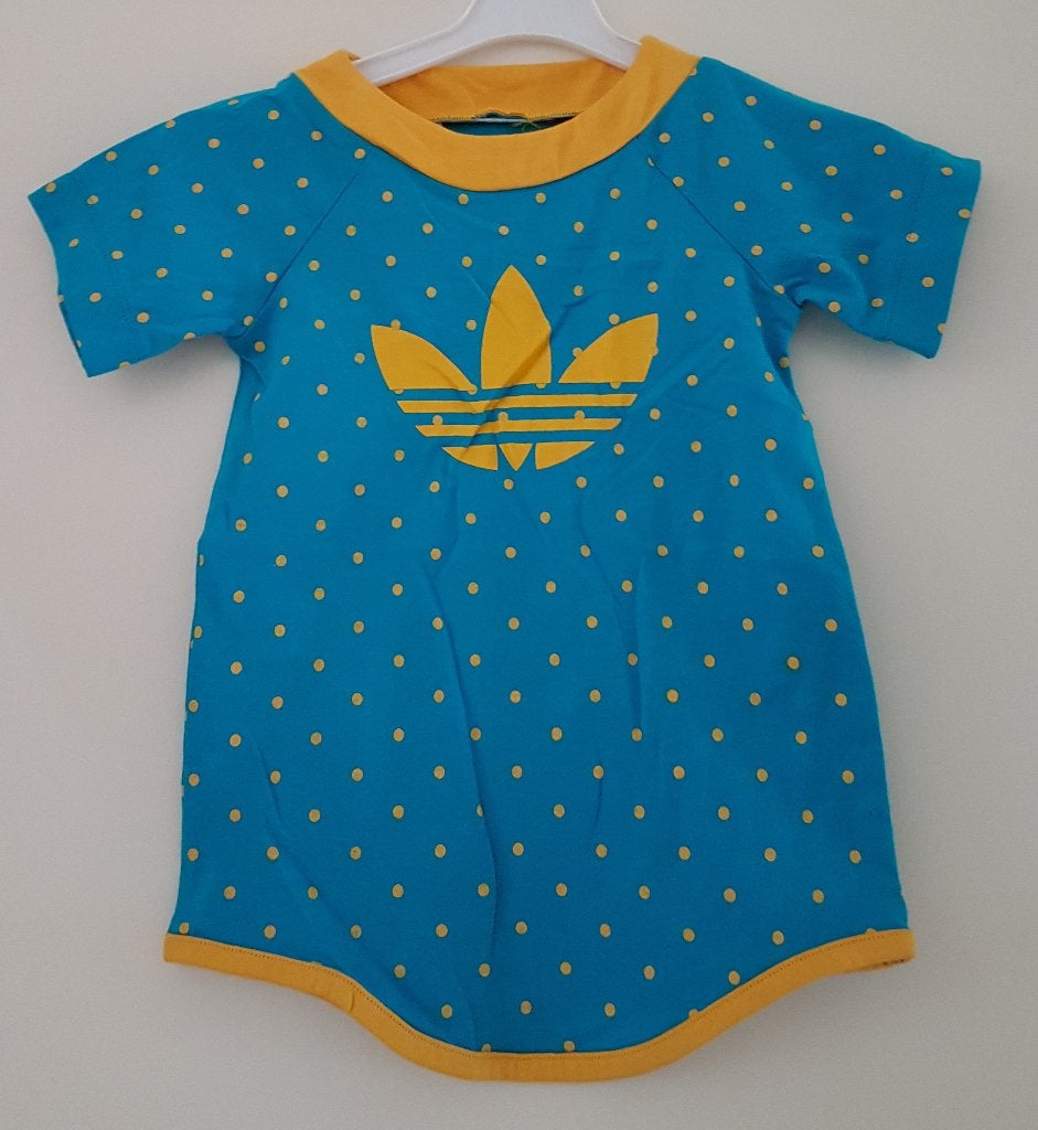 Adidas shirt blauw/geel maat 116 *NIEUW* (0646) a, Adidas, Meisje, Nieuw, Ophalen of Verzenden