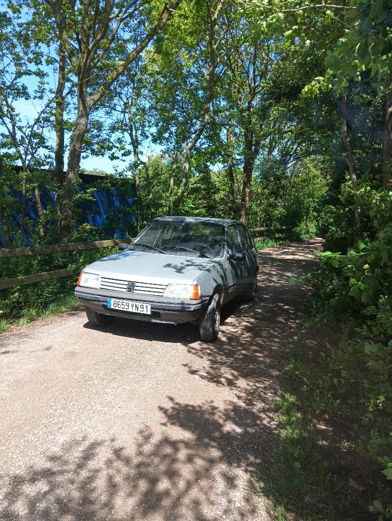 Te koop, Peugeot 205 Diesel BELASTINGVRIJ, Auto's, Oldtimers, Voorwielaandrijving, Stof, 60 pk, Particulier