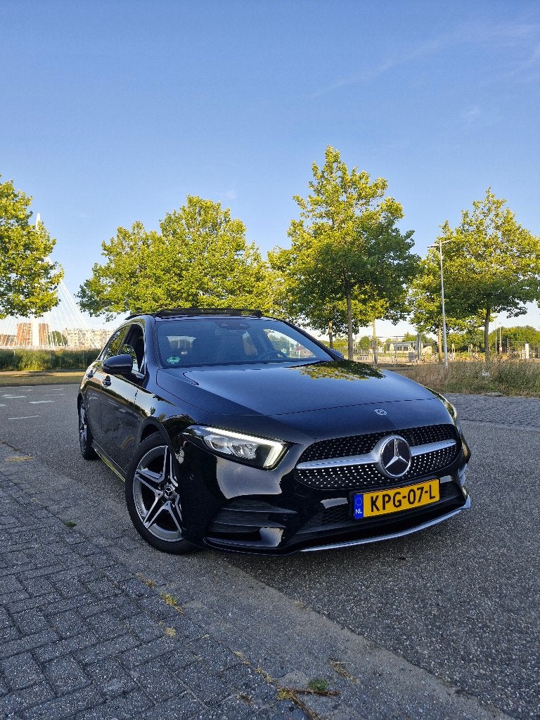 Mercedes A-Klasse A 200 AMG Panorama dak dealer onderhouden!, Auto's, Dealer onderhouden, 4 cilinders, Particulier, 1600 kg