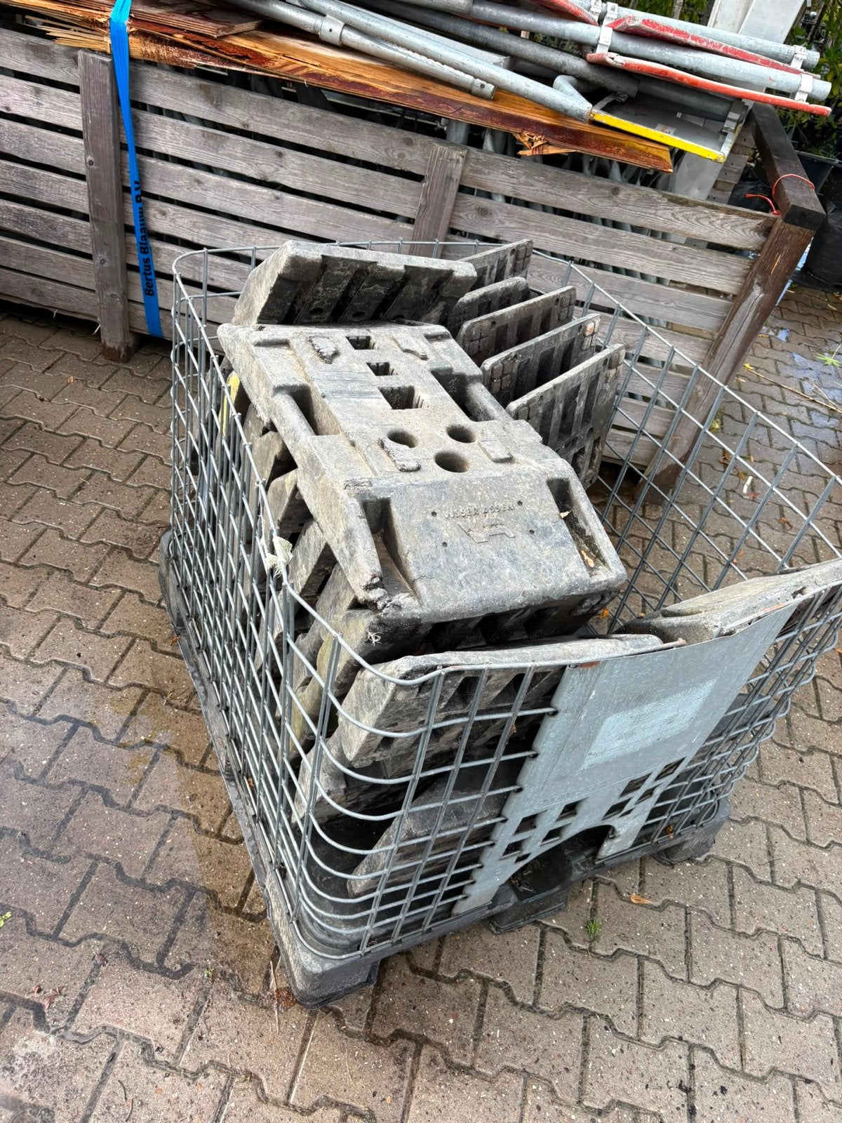 Bakenvoeten en afzetpalen voor wegbebakening, Ophalen