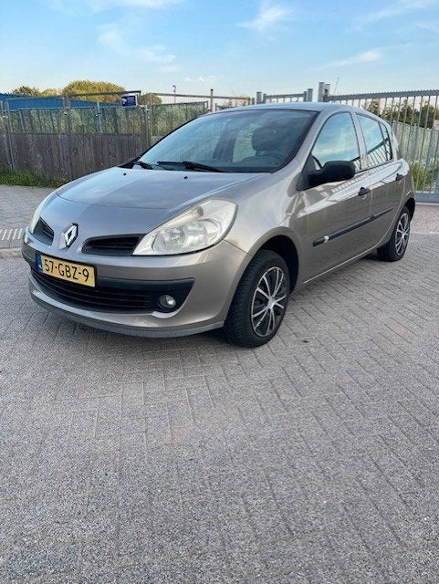 Renault Clio 1.2-16V Authentique (bj 2008), Startonderbreker, 535 kg, Gebruikt, 4 cilinders