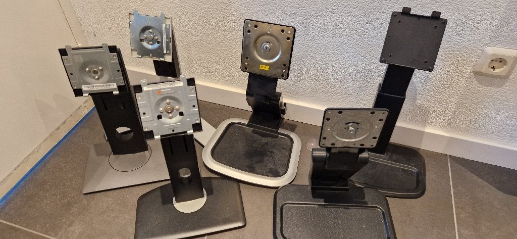 6 LCD monitor voeten / staanders, Computers en Software, Ophalen, Gebruikt, Overige typen, Onbekend