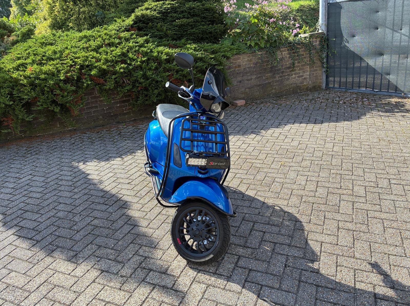 Vespa sprint, Fietsen en Brommers, Ophalen, Maximaal 45 km/u, Vespa S, Zo goed als nieuw