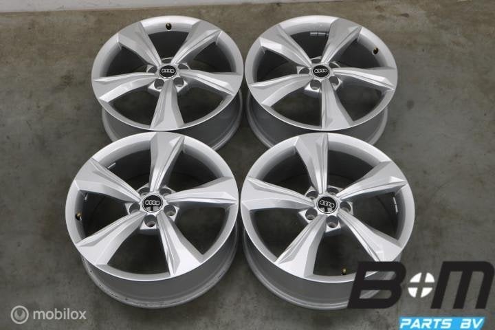 NIEUWSTAAT! Org. 19 inch velgen Audi Q5 / A4 8W 80A601025K, Gebruikt, Velg(en)