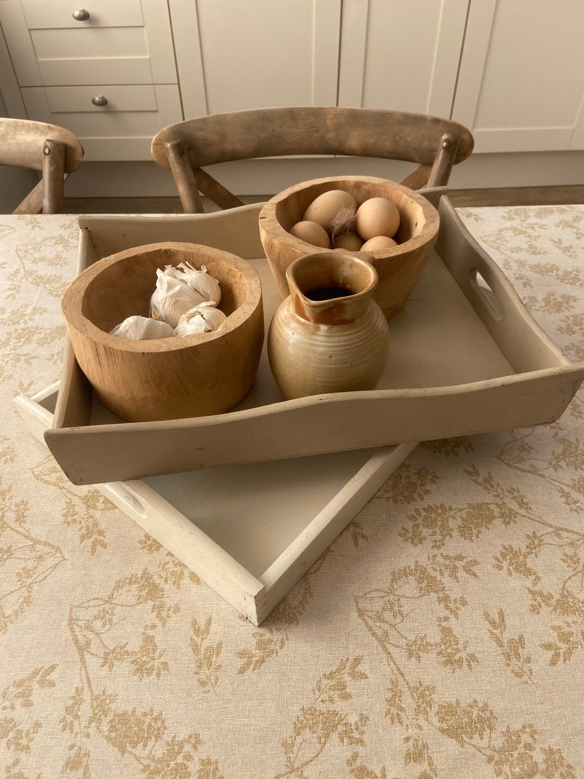 Brocante* twee oude dienbladen, Huis en Inrichting, Woonaccessoires | Dienbladen, Gebruikt, Ophalen of Verzenden, Dienblad, Met opstaande rand