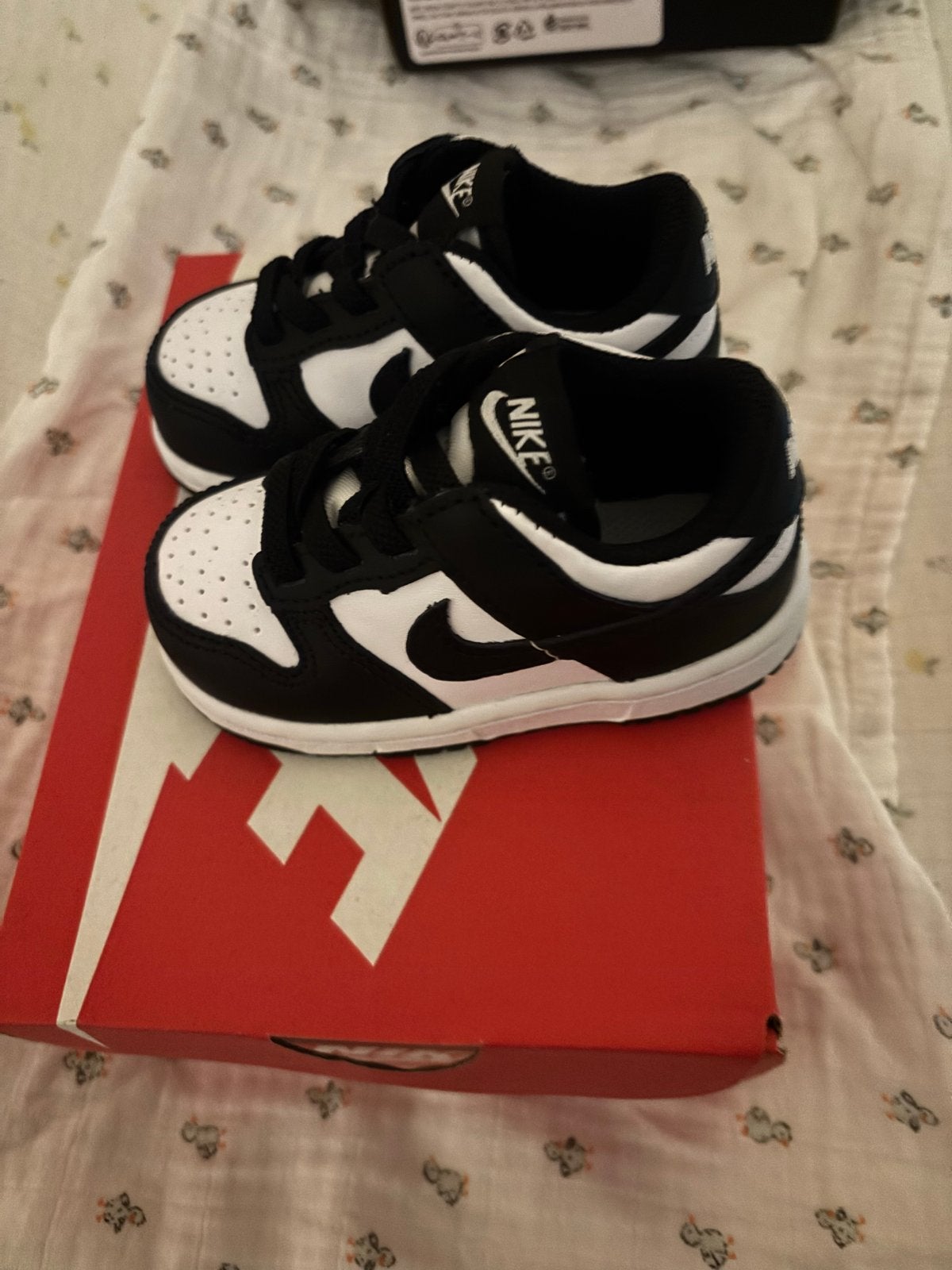Nike Dunk Low Panda baby sneakers - Zo goed als nieuw, Ophalen of Verzenden, Zo goed als nieuw, Jongen of Meisje, Schoenen