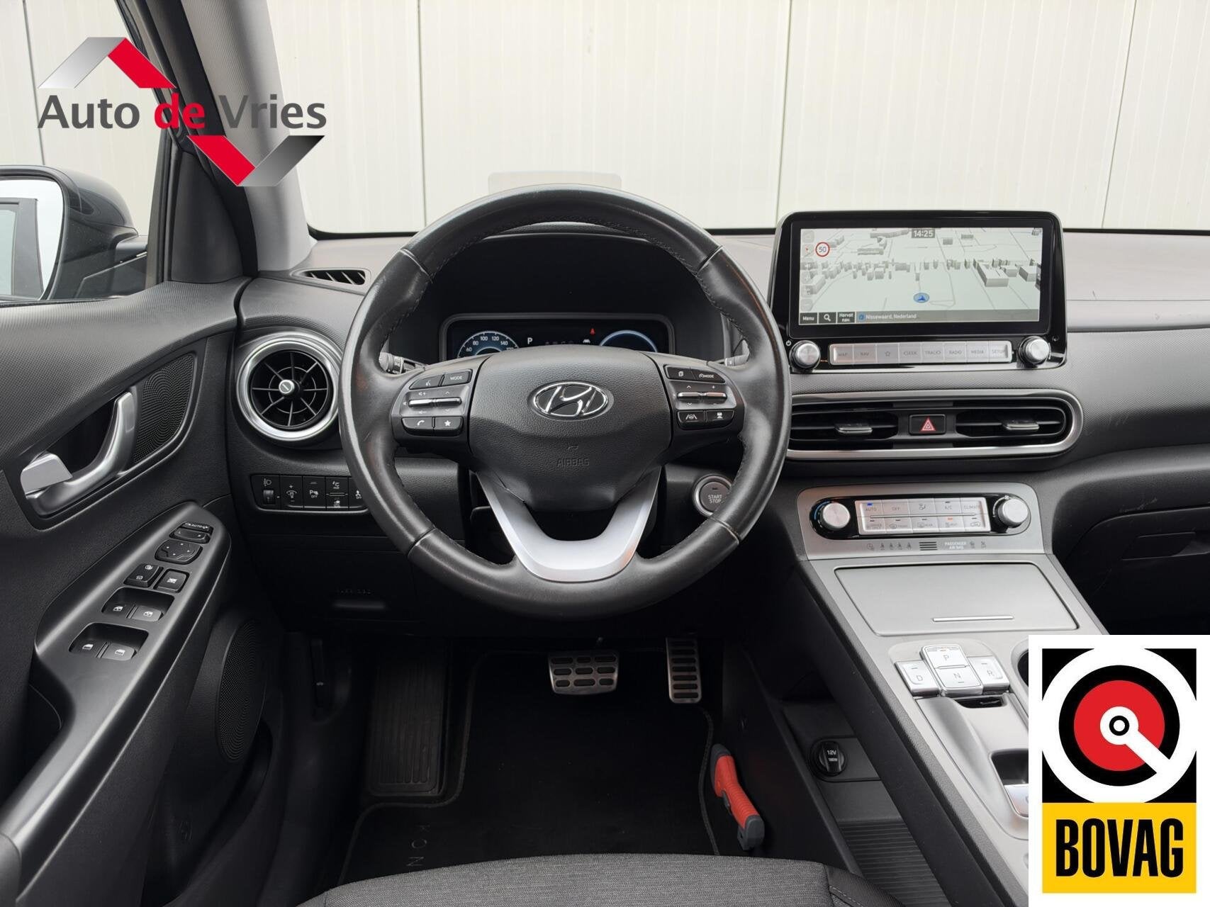 Hyundai Kona EV Fashion 64 kWh|NL-Auto|Nieuw Model, Stof, Gebruikt, Zwart, Met garantie (alle)