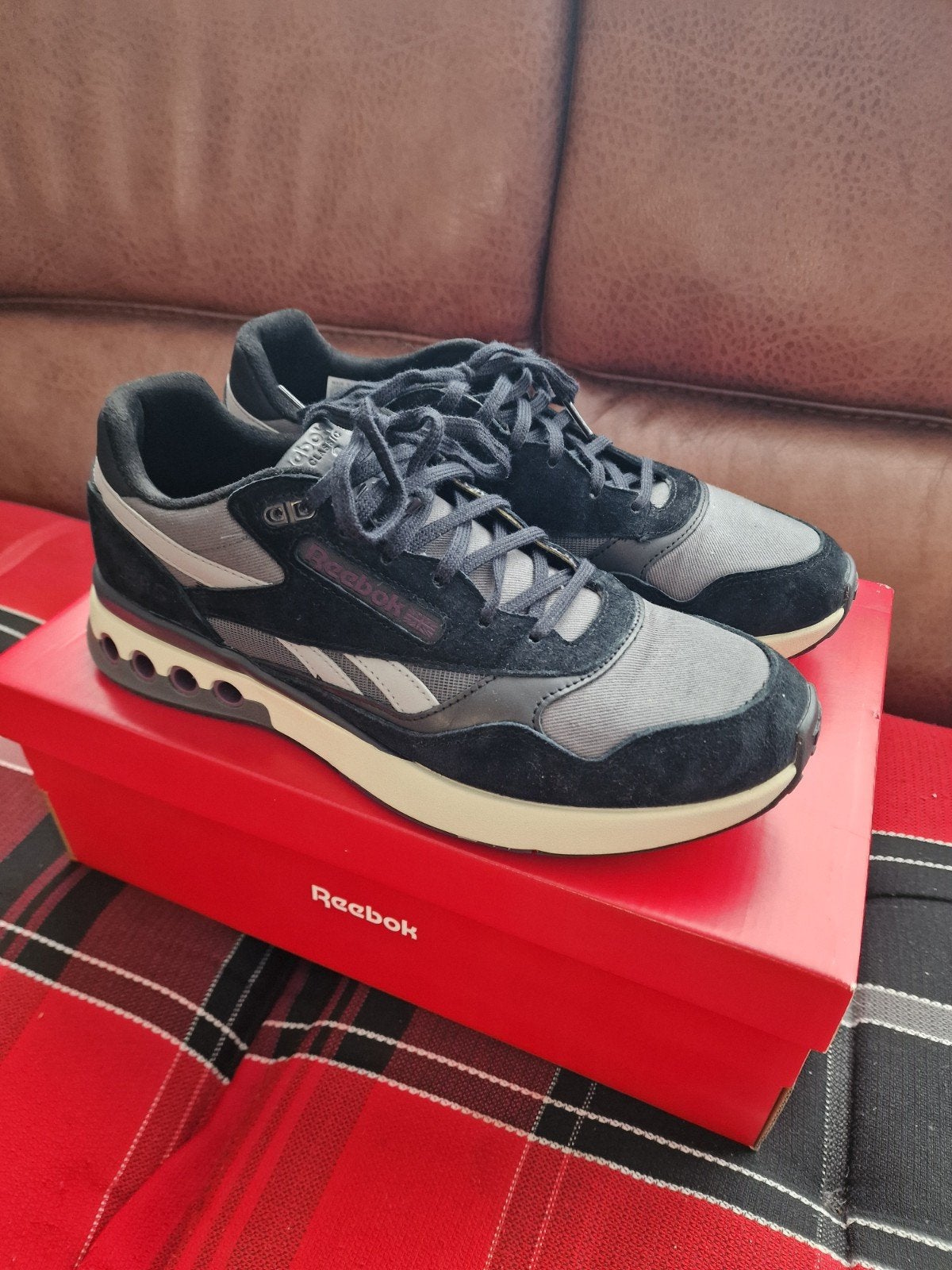 Nieuwe Reebok ERS World Sneakers Maat 44, Zwart, Nieuw, Ophalen of Verzenden, Sneakers of Gympen