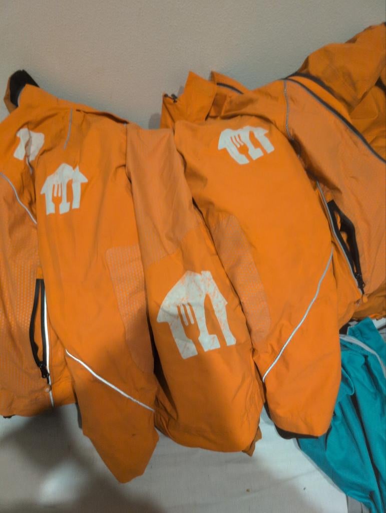 Thuisbezorgd jas - Diverse maten beschikbaar, Maat 38/40 (M), Thuisbezorgd, Oranje, Ophalen of Verzenden