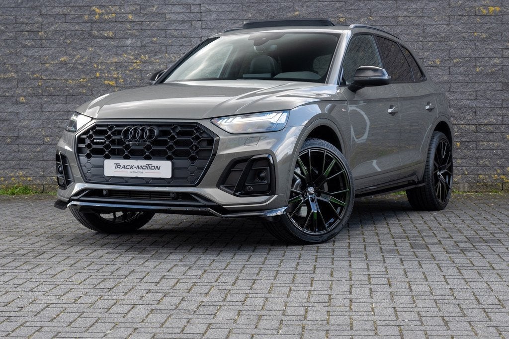 Audi Q5 50 TFSI e S edition chronosgrey Panoramadak, Auto's, Automaat, Gebruikt, 4 cilinders, Leder en Stof