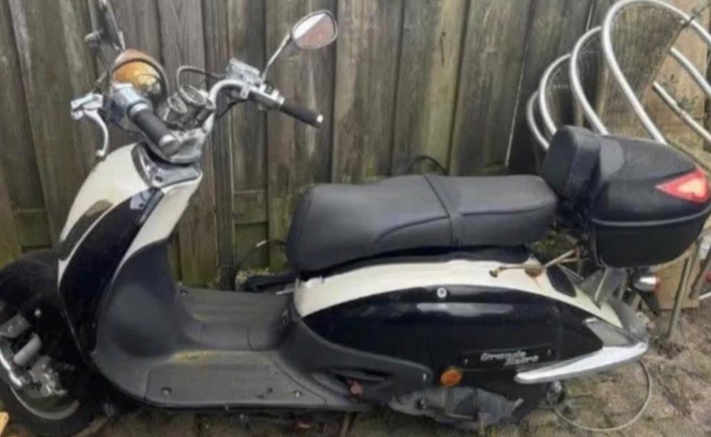 Scooter met NL kenteken geen wok met wat werk, Ophalen, Gebruikt, Benzine, Overige merken