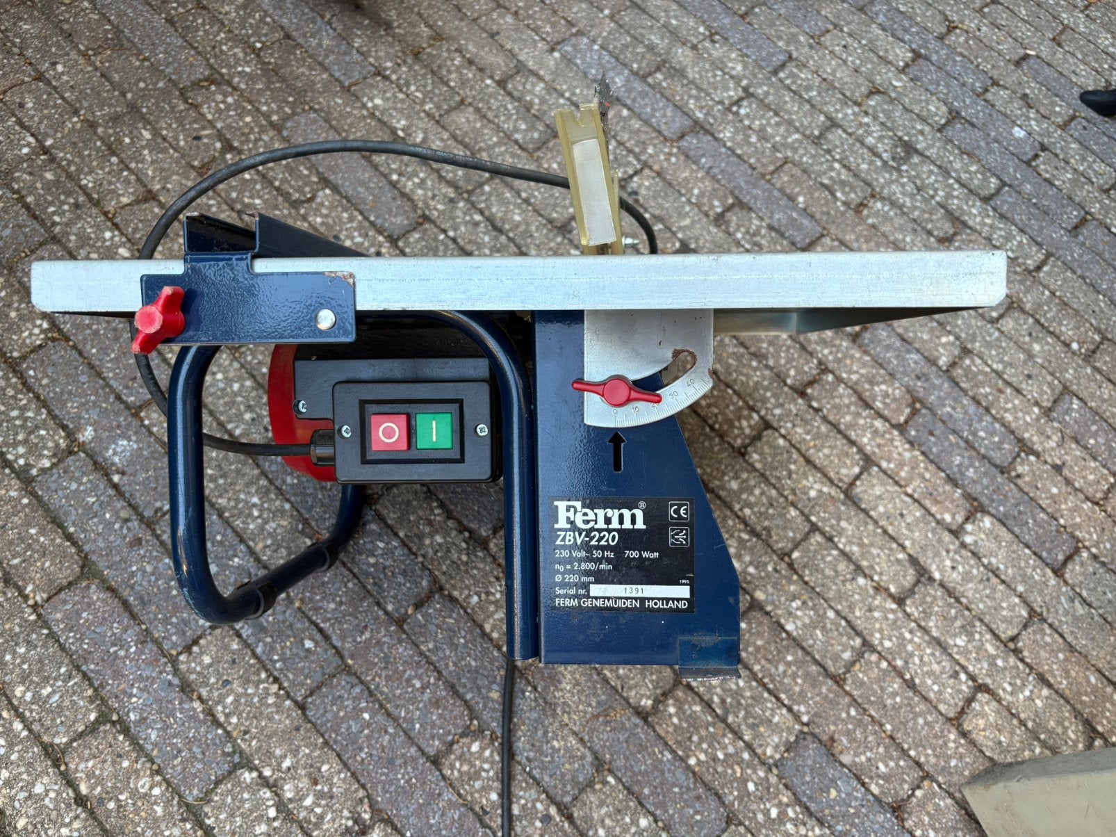 Ferm ZBV 220 Zaagtafel., Ophalen, Cirkelzaag, Zo goed als nieuw, 30 tot 70 mm