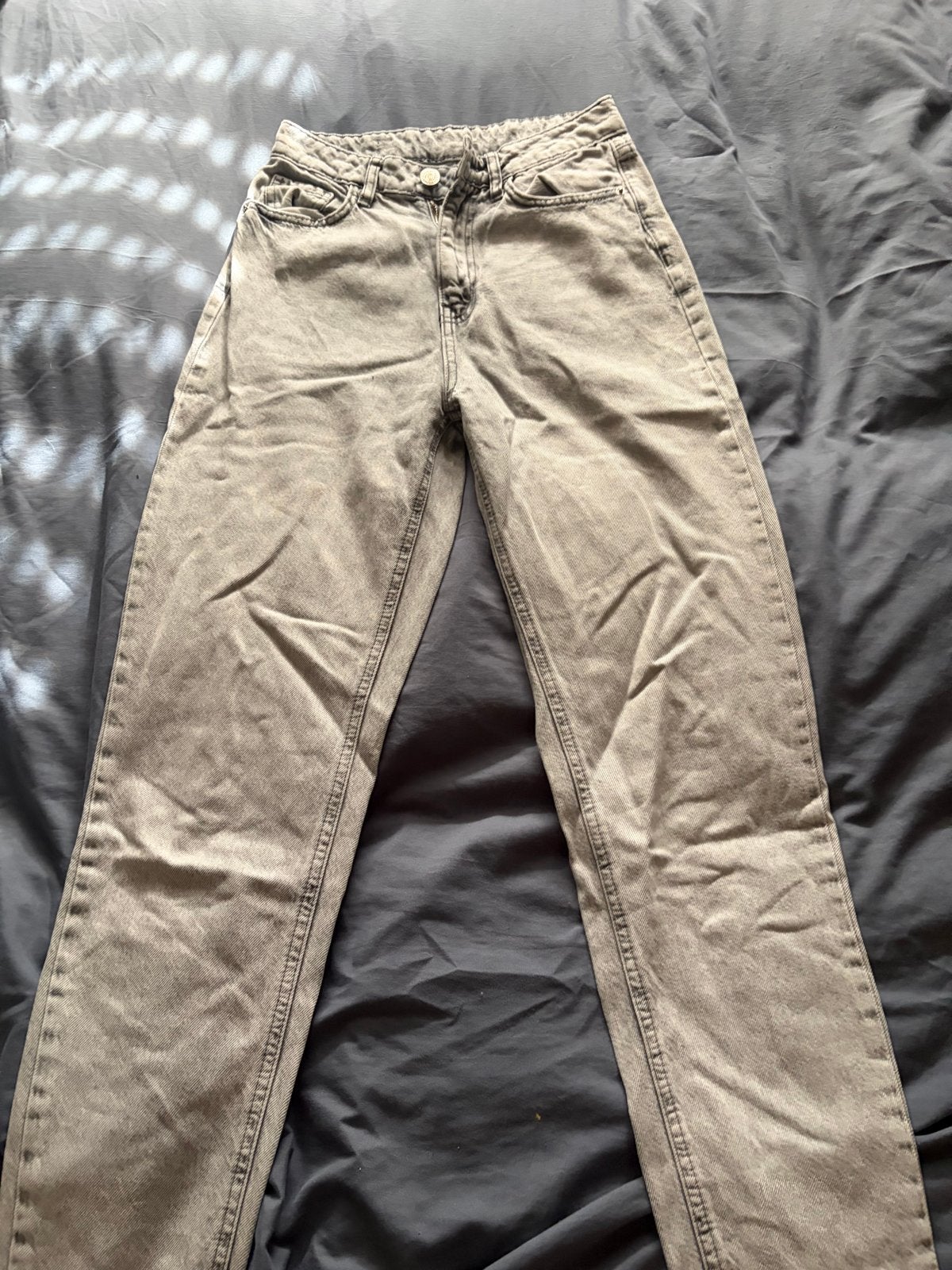 Amisu grijze jeans - Zo goed als nieuw, Ophalen of Verzenden, Zo goed als nieuw, Grijs, W28 - W29 (confectie 36)