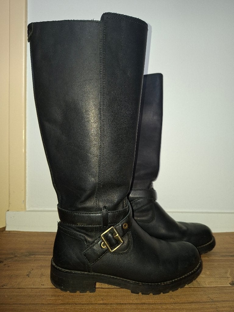 UGG's hoge zwarte laarzen Maat 38 / 39, Hoge laarzen, UGG, Zwart, Ophalen of Verzenden