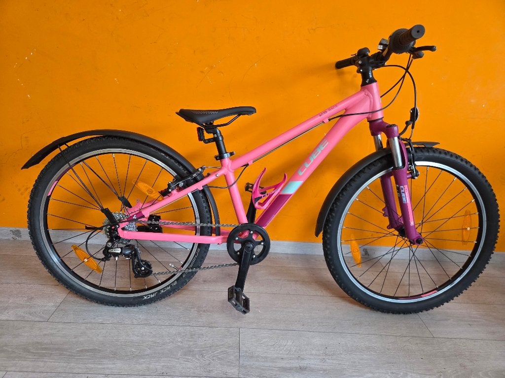 Cube 240 Acid Race 24 inch, Ophalen, Gebruikt, 24 inch, Versnellingen