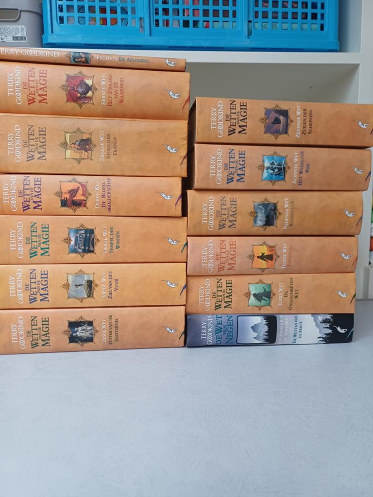 De wetten van de magie complete serie., Boeken, Ophalen of Verzenden, Gelezen, Terry Goodkind