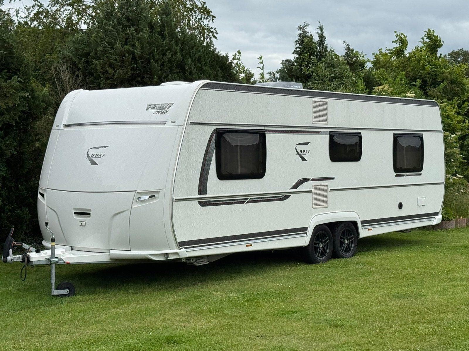 Fendt Opal 650 SRG 2023, Caravans en Kamperen, Caravans, Rondzit, Particulier, 8 meter en meer, Tot en met 4