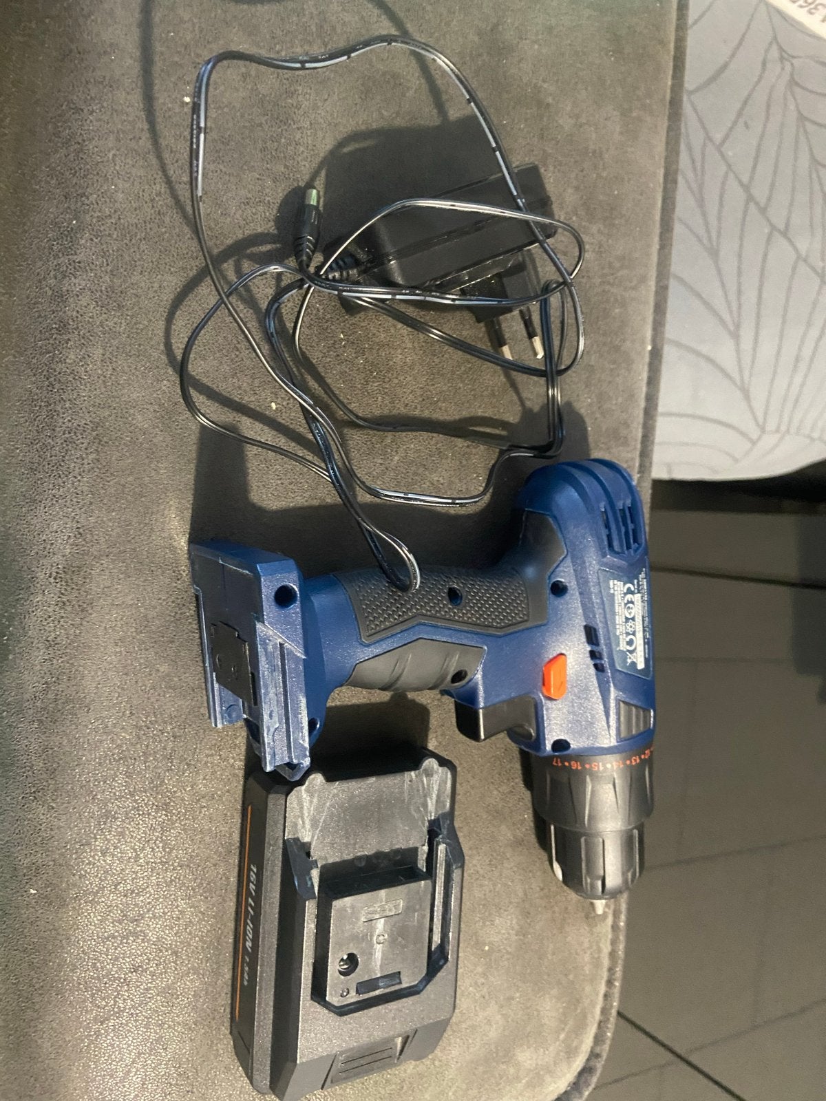 FERM 16V Li-ion Accuboormachine met Oplader, Gebruikt, Variabele snelheid, Ophalen of Verzenden, Boor- en Schroefmachine