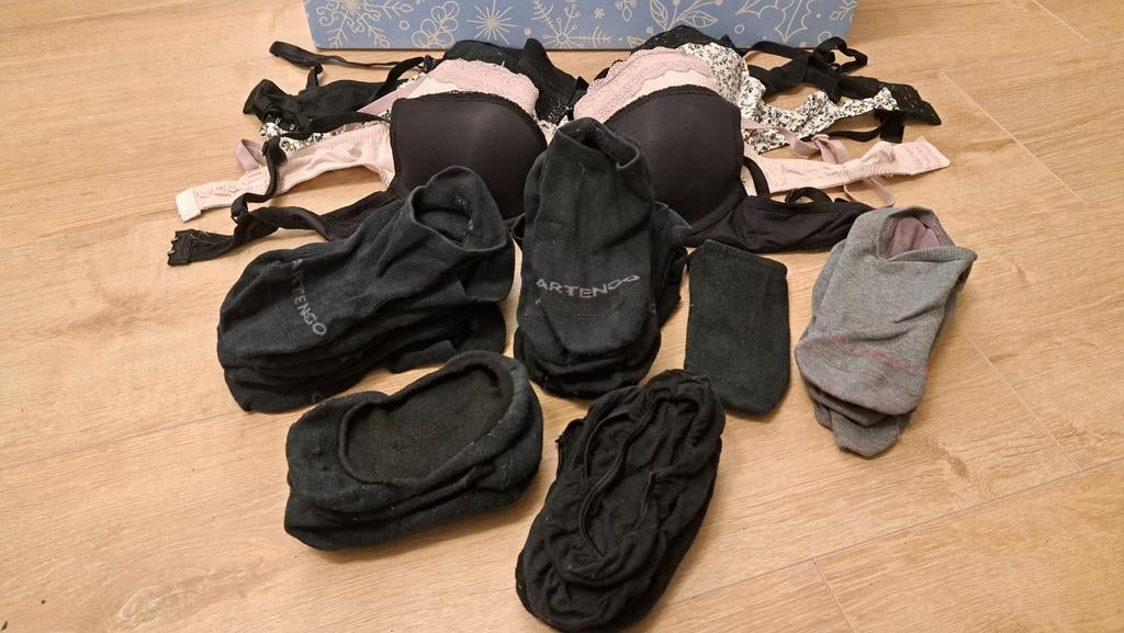 BH's en sokken Diverse kleuren en merken, Diverse, Ophalen of Verzenden, Zwart, BH