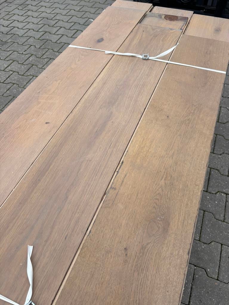 42 m2 eiken multivloer. 22 cm breed 15 mm dik toplaag 4 mm, 2e hands producr, Gebruikt, 2e hands product, 2e hands product