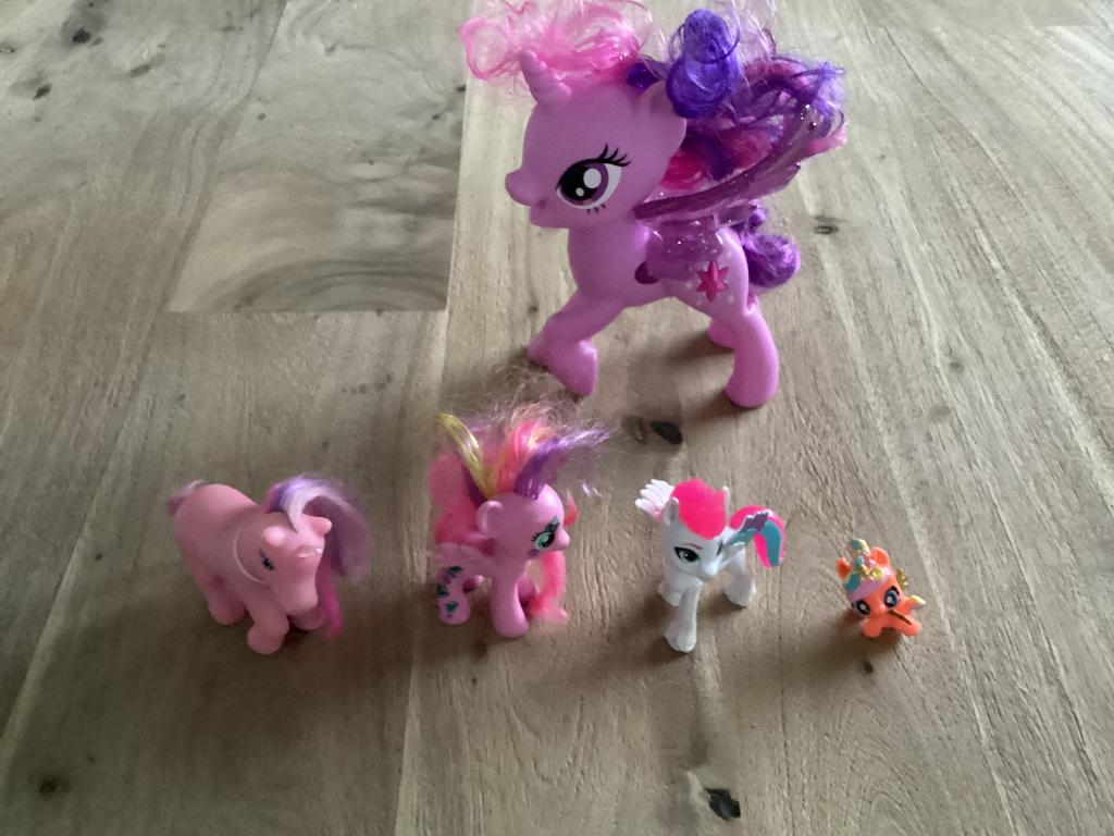 My little pony, vijf stuks, o.a. Twilight Sparkle., Ophalen of Verzenden, Zo goed als nieuw