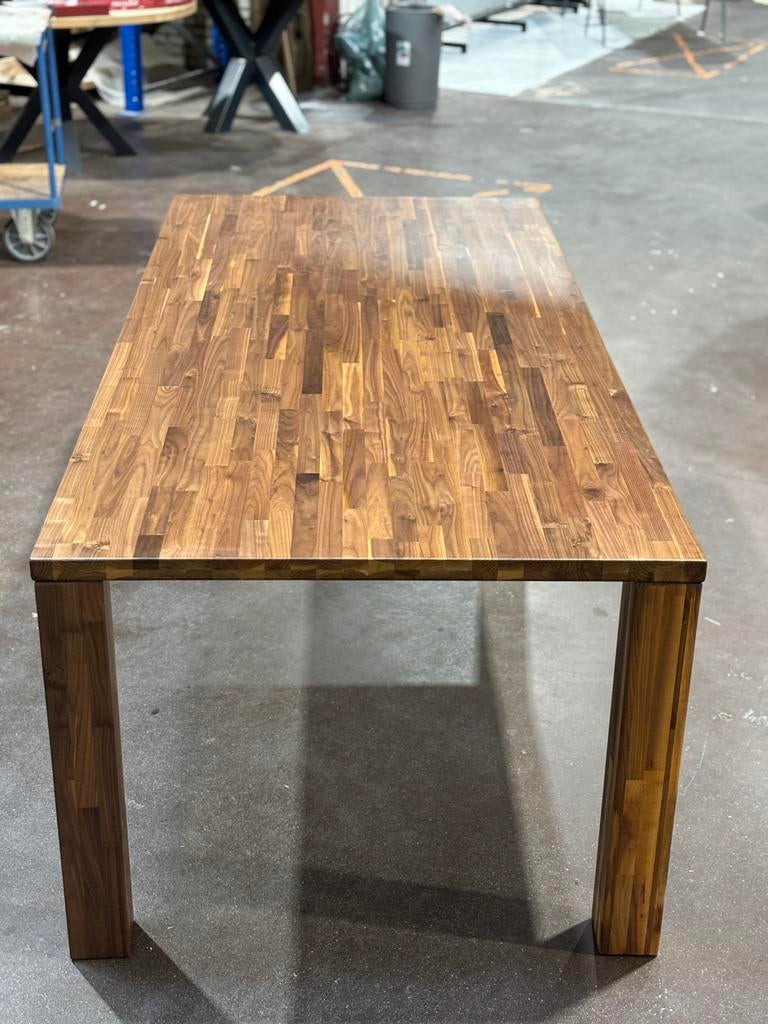 Walnoten tafel 220x100cm met hoekpoten, Huis en Inrichting, Ophalen, 50 tot 100 cm, Vijf personen of meer, Rechthoekig