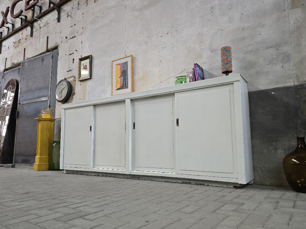 Grote Schoolkast Wit | Vintage Houten Dressoir Wand Kast, Vintage Retro Brocante Landelijk Antiek, Ophalen of Verzenden, 200 cm of meer