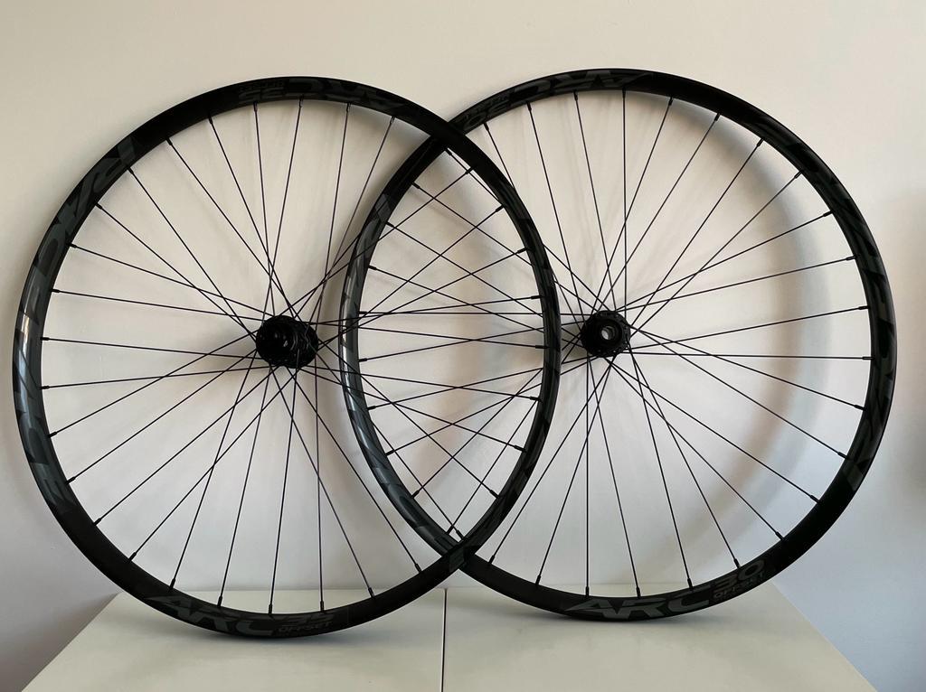 Handgespaakte MTB aluminium wielset, custom made., Fietsen en Brommers, Fietsonderdelen, Ophalen of Verzenden, Nieuw, Wiel, DT Swiss