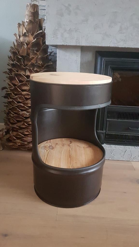 Bijzettafel olieton barreltafel, Huis en Inrichting, Tafels | Bijzettafels, Nieuw, Rond, 60 cm of meer, Minder dan 55 cm, Metaal of Aluminium