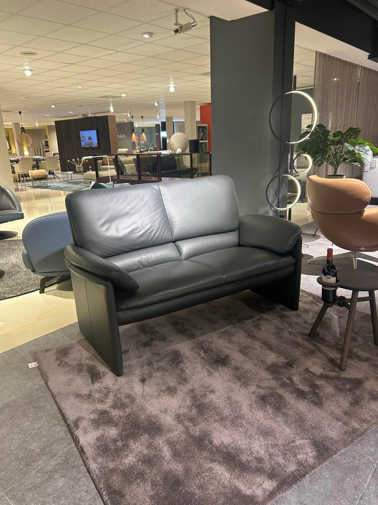 Nieuw Leolux Catalpa: 2,5 zitsbank in grijs leer design, 150 tot 200 cm, Ophalen of Verzenden, Rechte bank, Modern