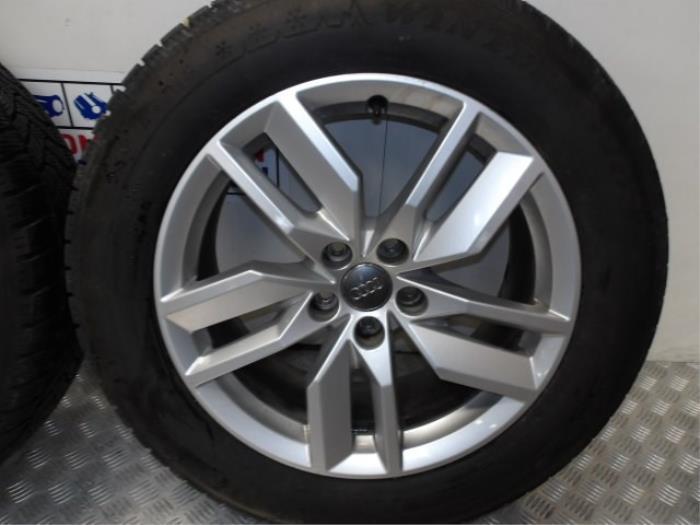 Sportvelgenset + banden van een Audi Q5 (Q5 16-), 12 maanden garantie, Gebruikt, -, -