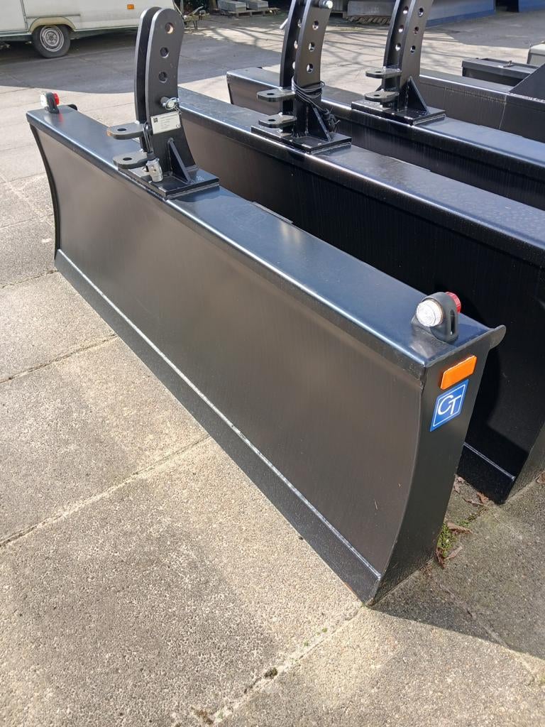 CT Frontschuif 250x80HARDOX, Ophalen