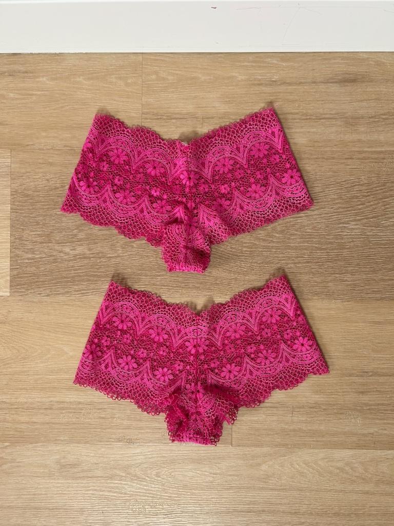 *NIEUW!* 2x roze slip / hipster van Victoria's Secret, mt 36, Kleding | Dames, Ondergoed en Lingerie, Victoria's Secret, Ophalen of Verzenden