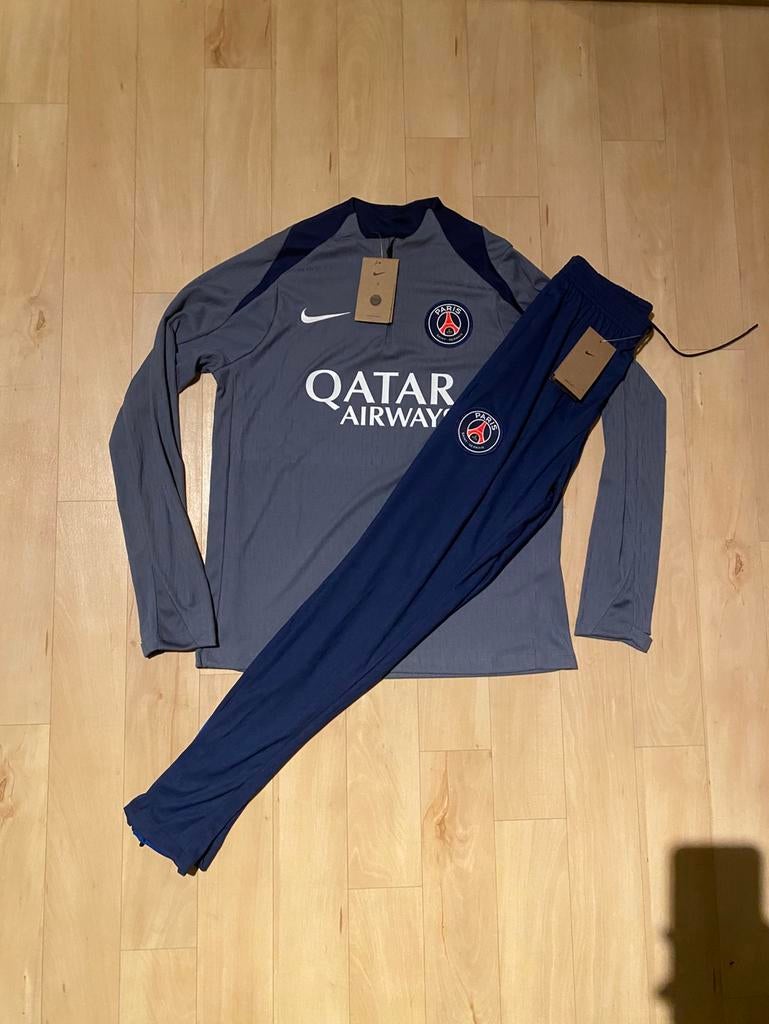 Paris Saint Germain Trainingspak 2025/26 - Maat M, Nieuw, Ophalen of Verzenden, Voetbal, Maat 48/50 (M)