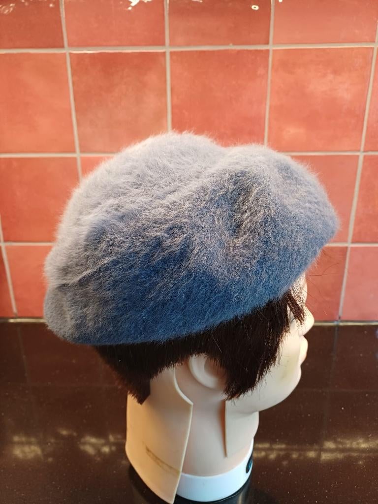 Grijze hoed Kangol design made in England, Kleding | Dames, Hoeden en Petten, Ophalen of Verzenden, Zo goed als nieuw, One size fits all