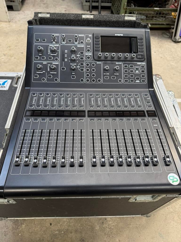 Midas M32R inclusief waves kaart en DL16 stagerack, Ophalen, Zo goed als nieuw, 20 kanalen of meer, Microfooningang