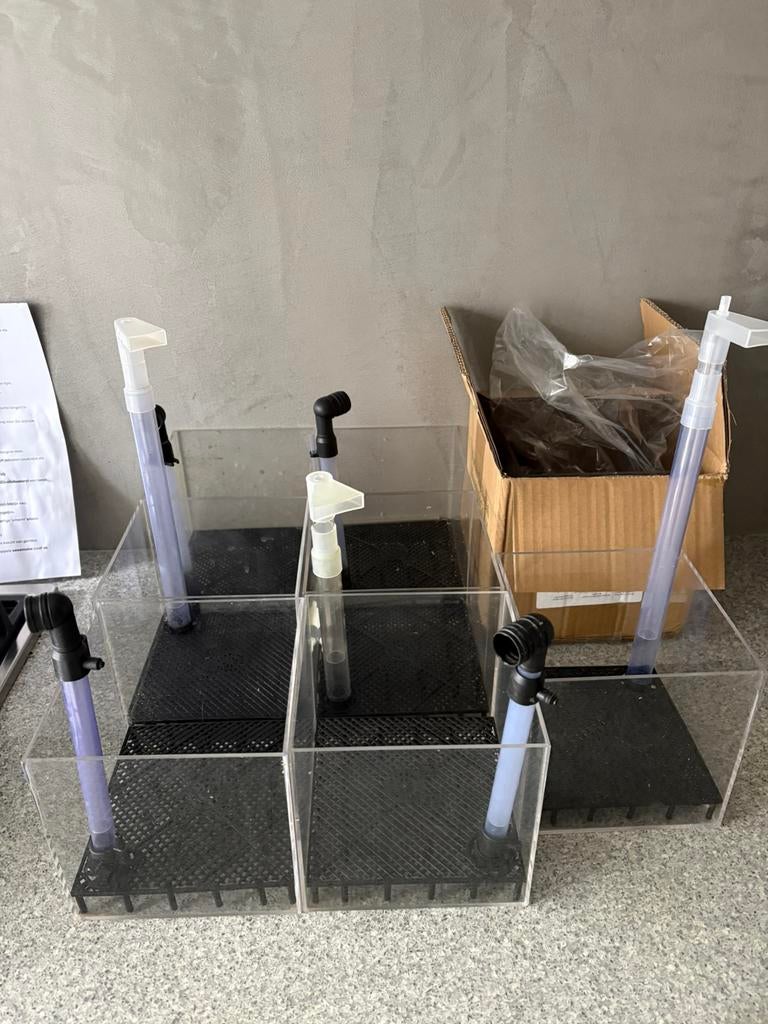 Prijs verlaagd. Under Gravel Filters (UGF) garnalen aquarium, Ophalen of Verzenden, Zo goed als nieuw