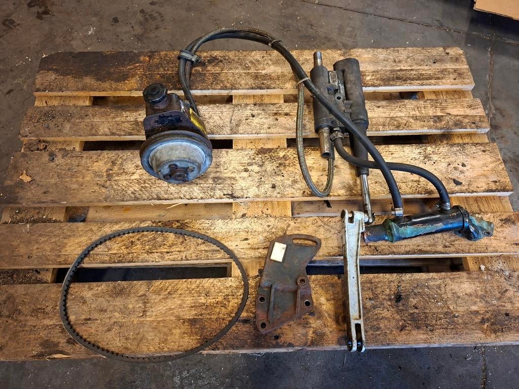 Goedwerkende stuurbekrachtigingset volvo penta aq290, Ophalen, Gebruikt, Volvo penta, Motor en Techniek