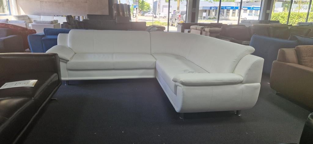 Nieuwe xxl hoekbank wit lederlook zithoek met veel zitruimte, Huis en Inrichting, 250 tot 300 cm, Hoekbank, Nieuw, Ophalen of Verzenden