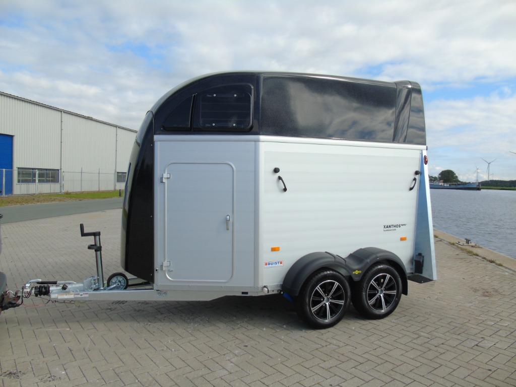 Humbaur Xanthos AERO 2400 Luxus zadelkamer Buist, Ophalen, Nieuw, Aluminium, 2-paards trailer