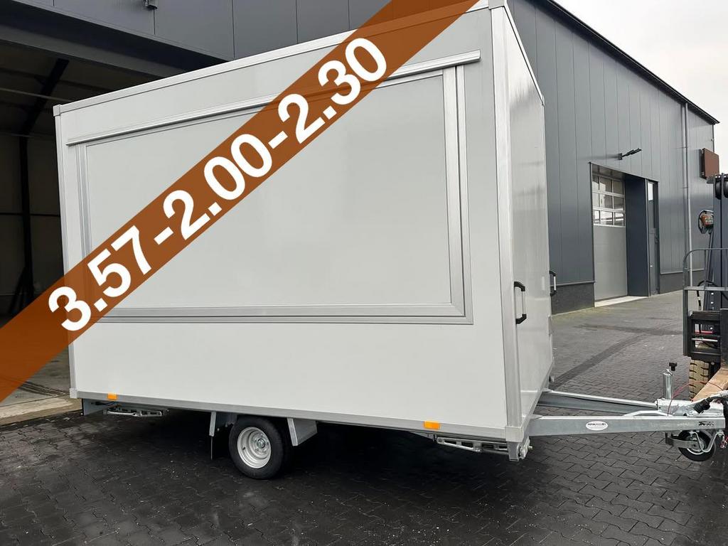 Te koop nieuwe verkoop wagens leeg casco uit voorraad, Hobby en Vrije tijd, Feestartikelen | Verhuur, Ophalen, Nieuw, Carnaval