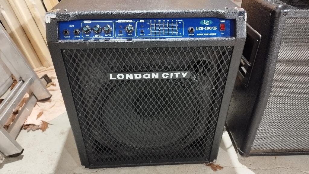 London city bascombo 110 Watt, Muziek en Instrumenten, Versterkers | Bas en Gitaar, Ophalen of Verzenden, Gebruikt, Basgitaar