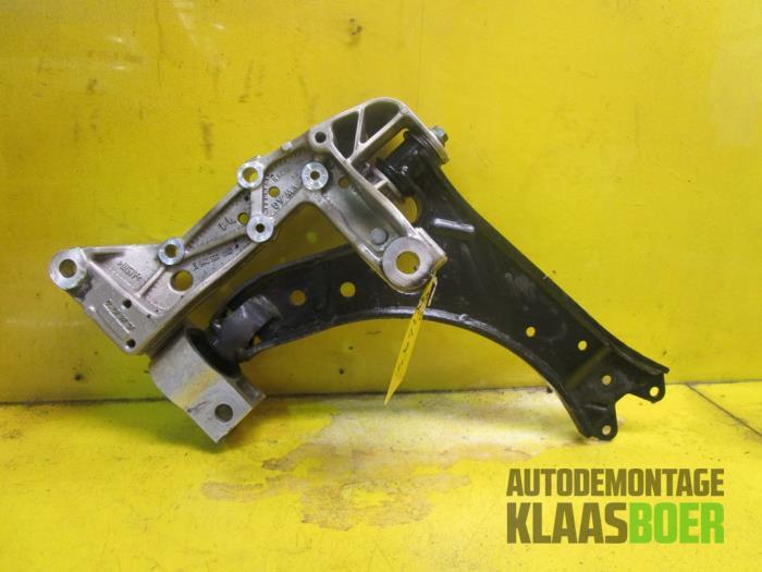 Draagarm rechts-voor van een Volkswagen Golf, Ophalen of Verzenden, 6 maanden garantie, Gebruikt, Volkswagen