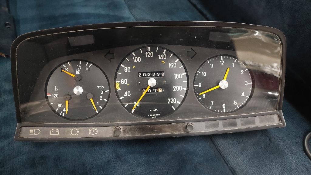 Te koop km teller w123 280, Auto-onderdelen, Ophalen of Verzenden, Gebruikt, Mercedes-Benz