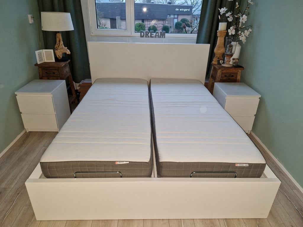 Ikea Malm Bed met ELEKTRISCHE lattenbodems, Huis en Inrichting, Slaapkamer | Bedden, Ophalen, Verstelbaar, Wit, Tweepersoons
