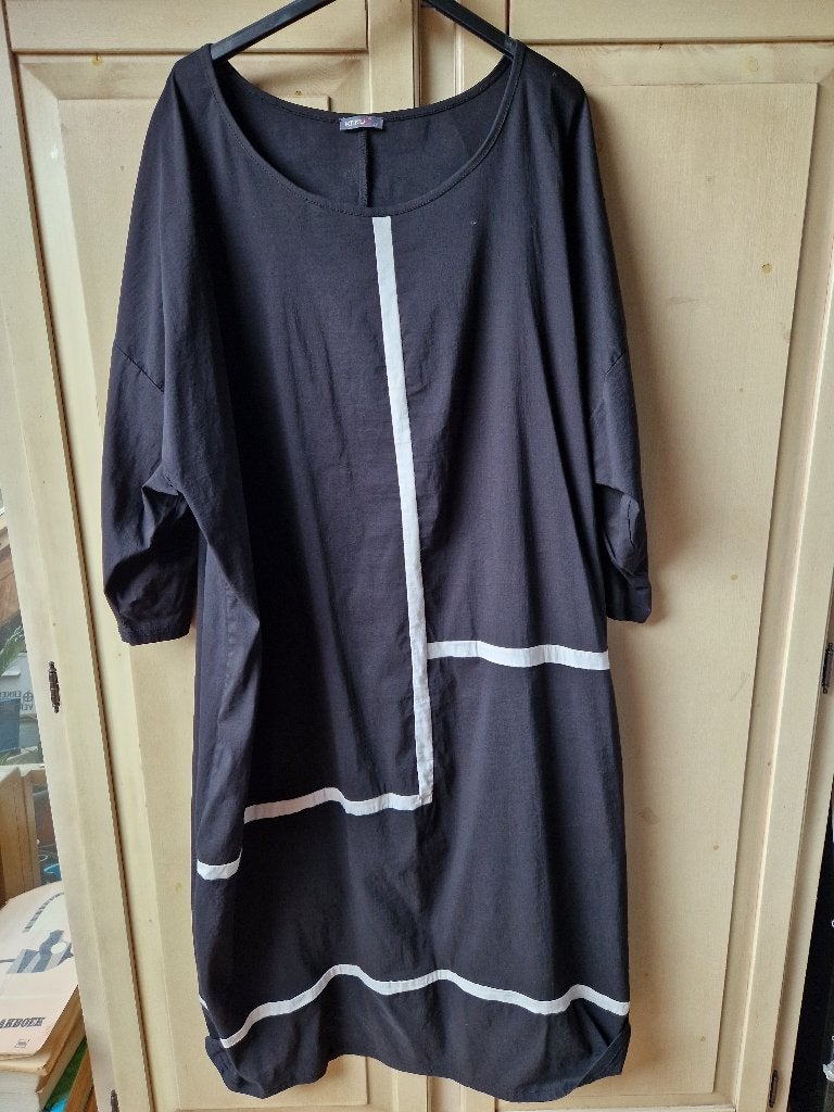 zwart/witte jurk, Keko, maat 4 (48/50), Verzenden, Zwart, Maat 46/48 (XL) of groter, Zo goed als nieuw