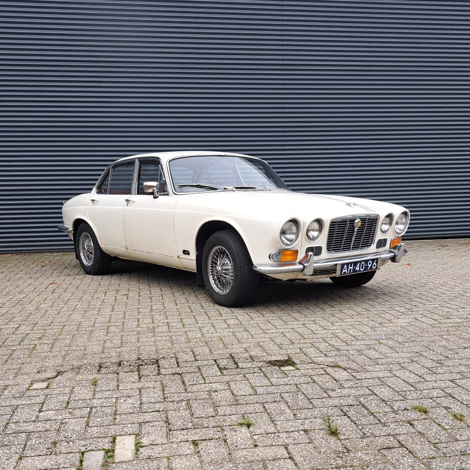 Jaguar XJ 6.  4.2  lpg | inruil mogelijk | Wit met rood int., Wit, Handgeschakeld, Particulier, Sedan